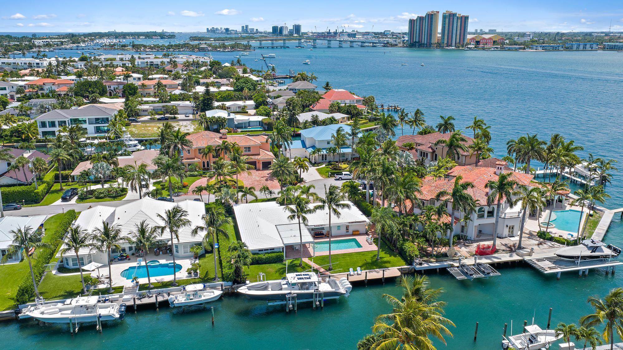 PALM BEACH ISLES 2 - Residential