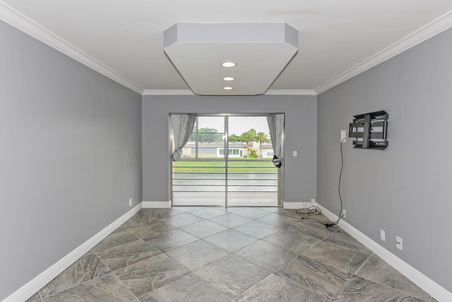 156 LAKE EVELYN Drive