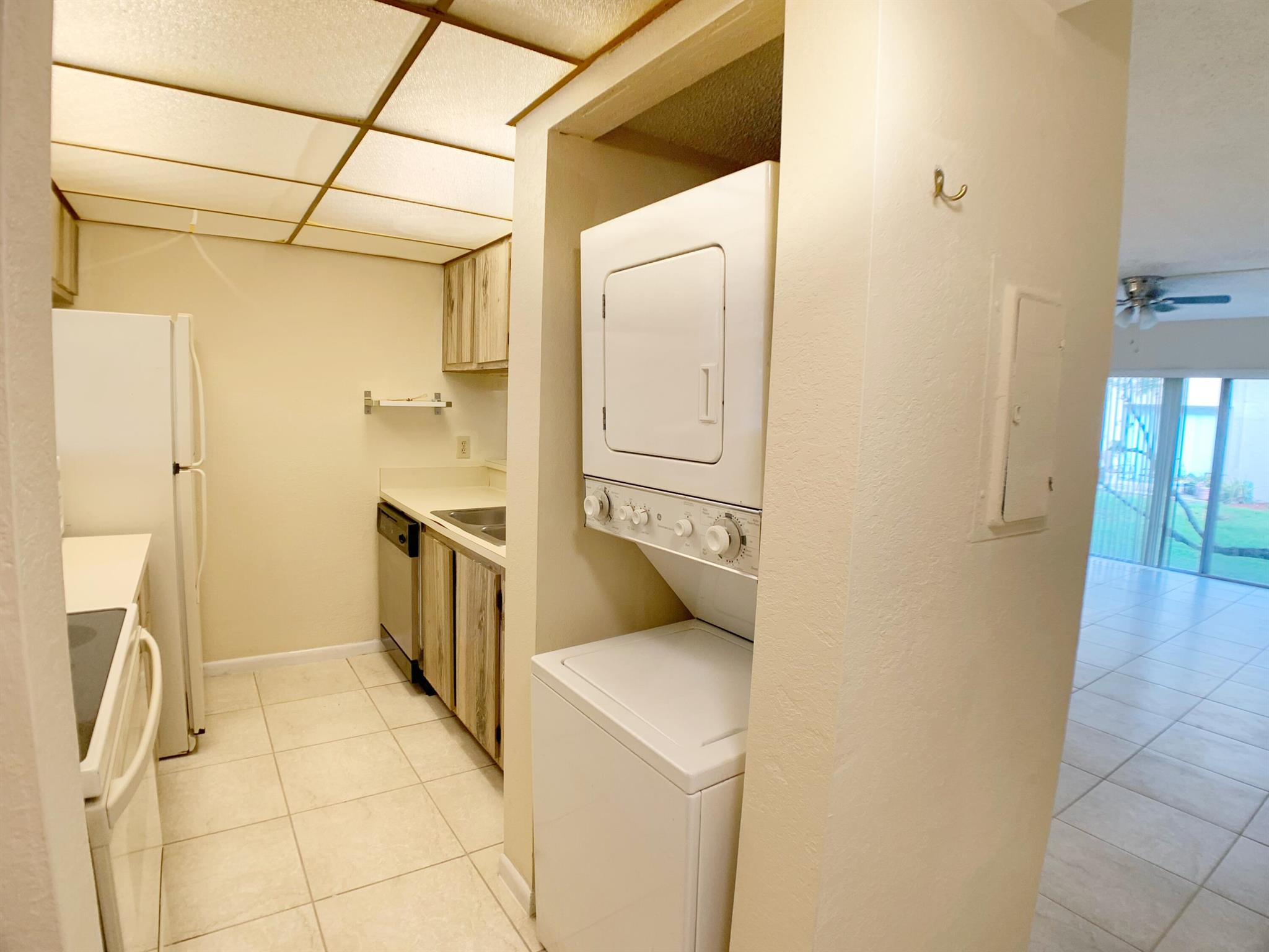 COUNTRY GARDENS CONDO - Residential Lease