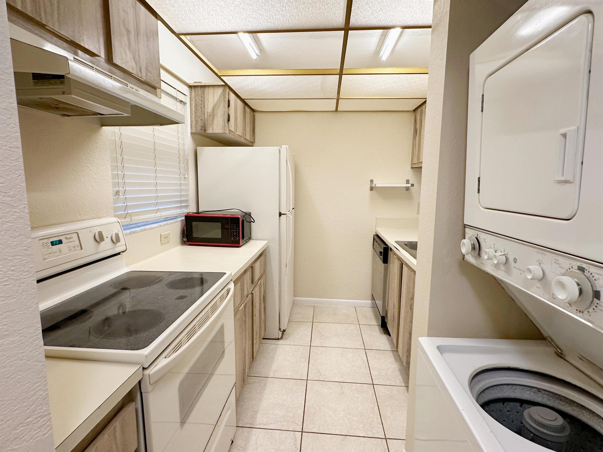 COUNTRY GARDENS CONDO - Residential Lease