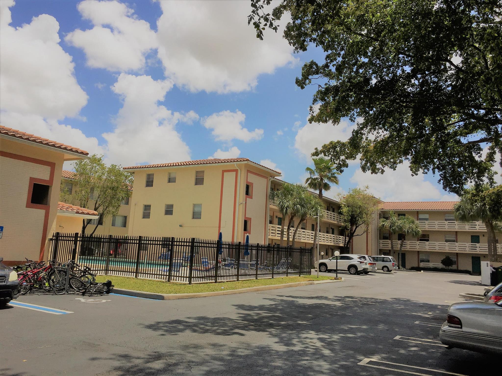 COUNTRY GARDENS CONDO - Residential Lease