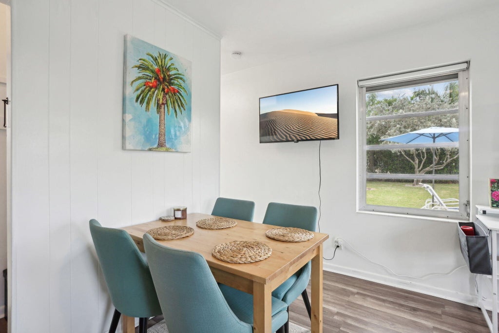 Photo of 651 Oak Street, Boynton Beach, FL 33435 (MLS # B26073641)
