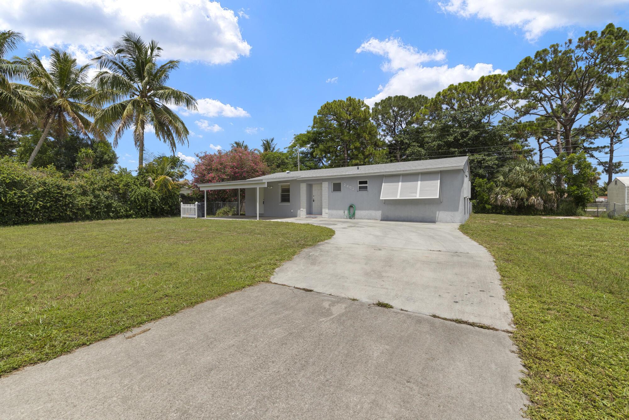 2402 Pinecrest Court, West Palm Beach, FL, 33415/$420,000 1 2402 Pinecrest Court