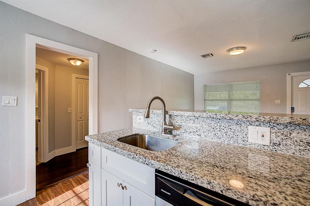 FROST PARK - Residential