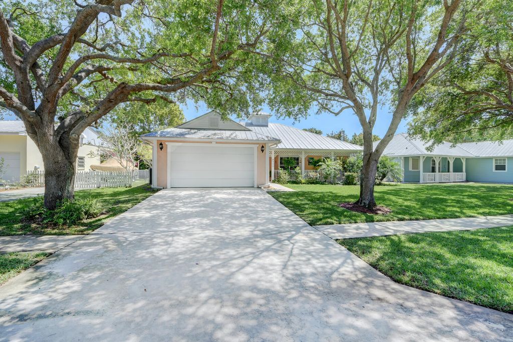 Photo of 8990 SE Apollo Street, Hobe Sound, FL 33455 (MLS # R10787212)