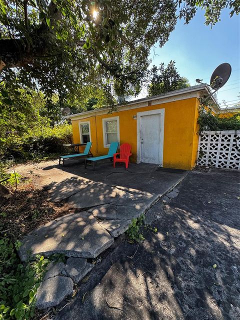 7805 Loomis St Lantana FL 33462