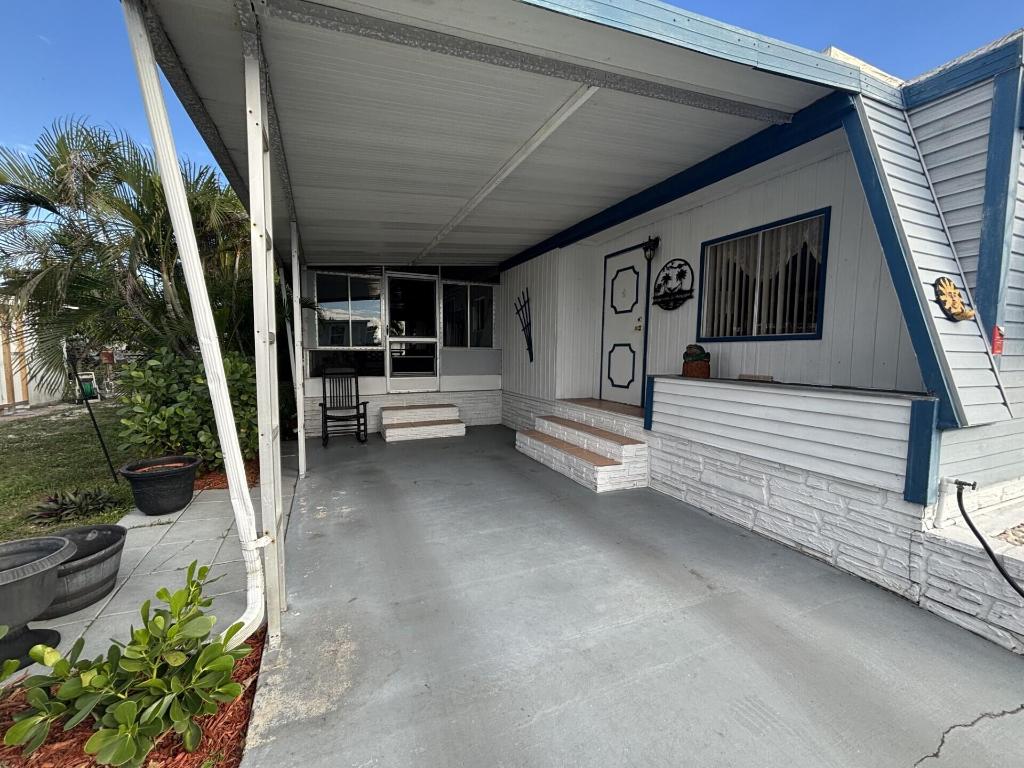 COUNTRY KNOLLS - Residential