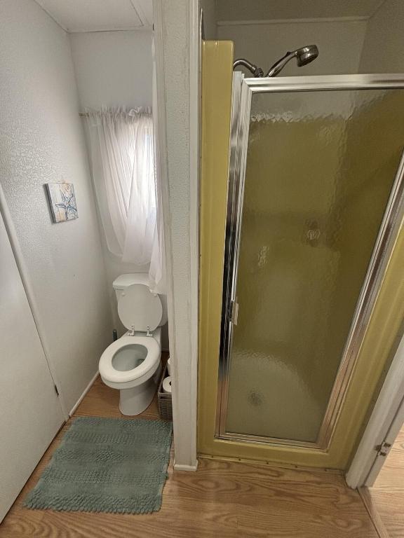 COUNTRY KNOLLS - Residential