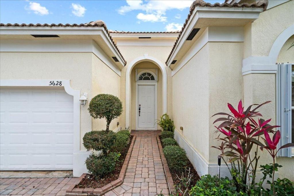 Photo of 5628 Spanish River Road, Fort Pierce, FL 34951 (MLS # R10965870)