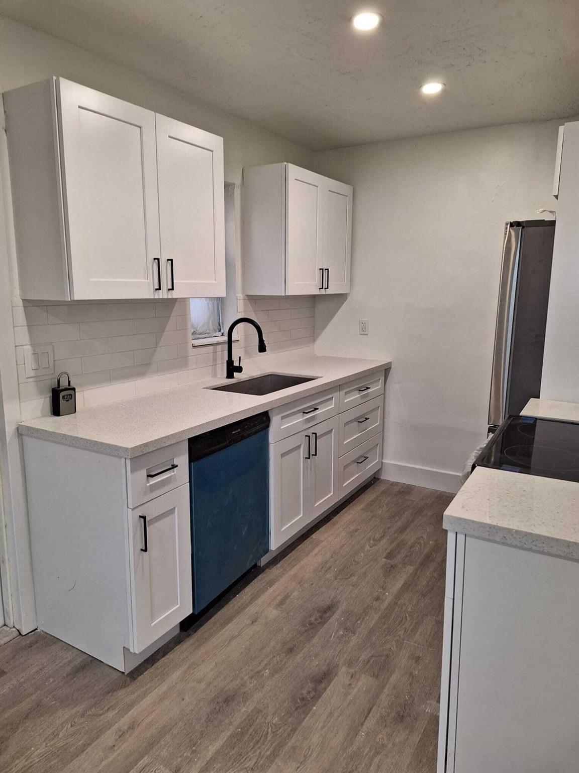 RIVIERA BEACH HEIGHTS ADD 10 - Residential Lease