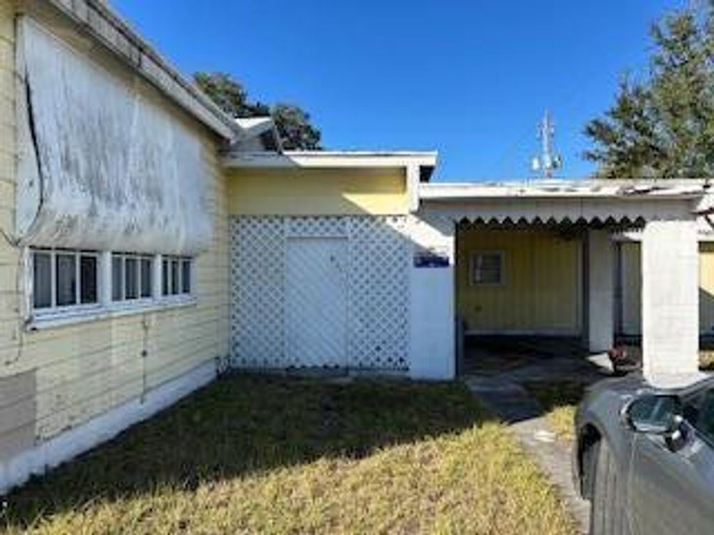 Photo of 602 W Midway Road, Fort Pierce, FL (MLS # R11158429)