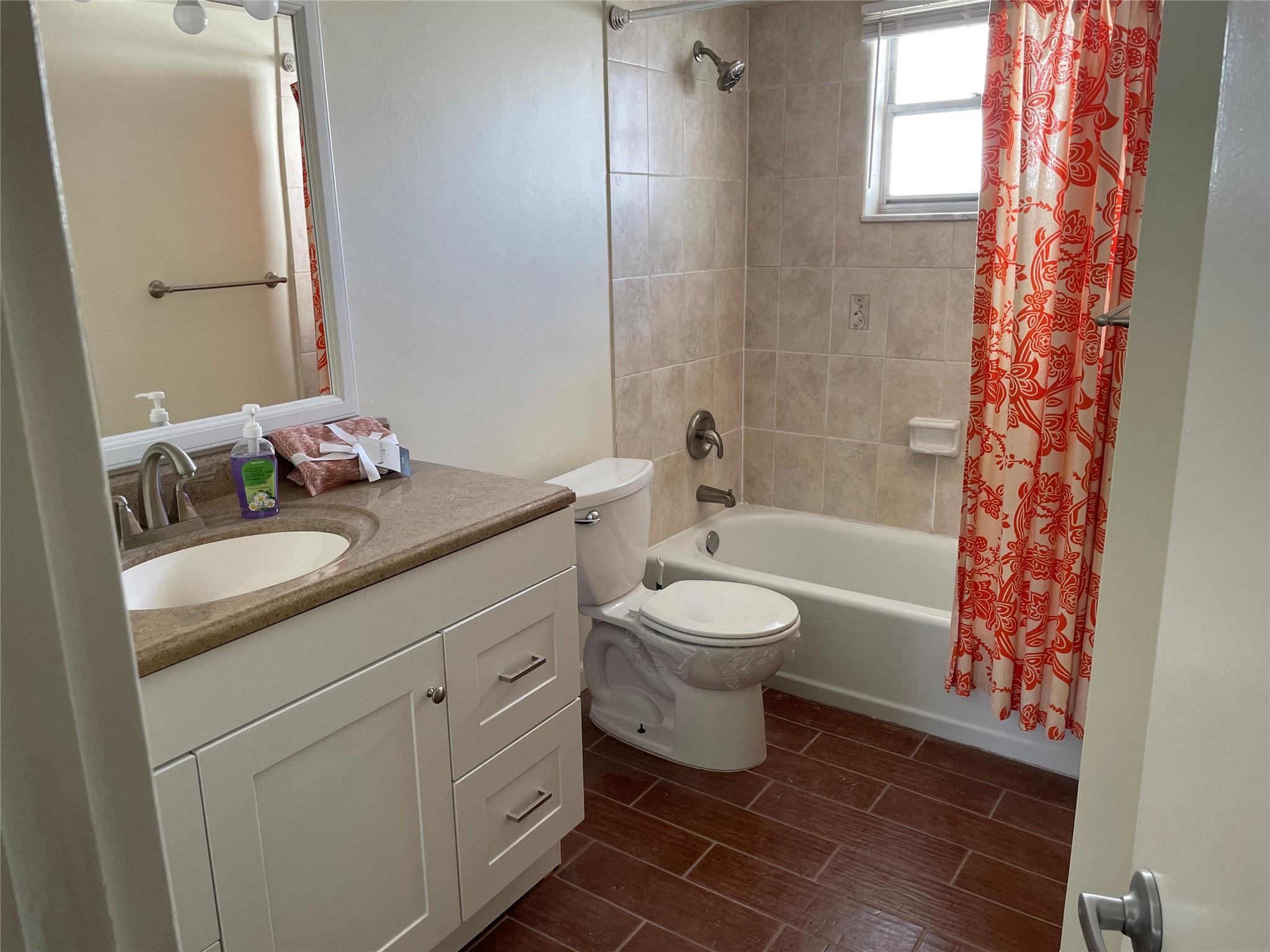 Danians North Condo - Residential
