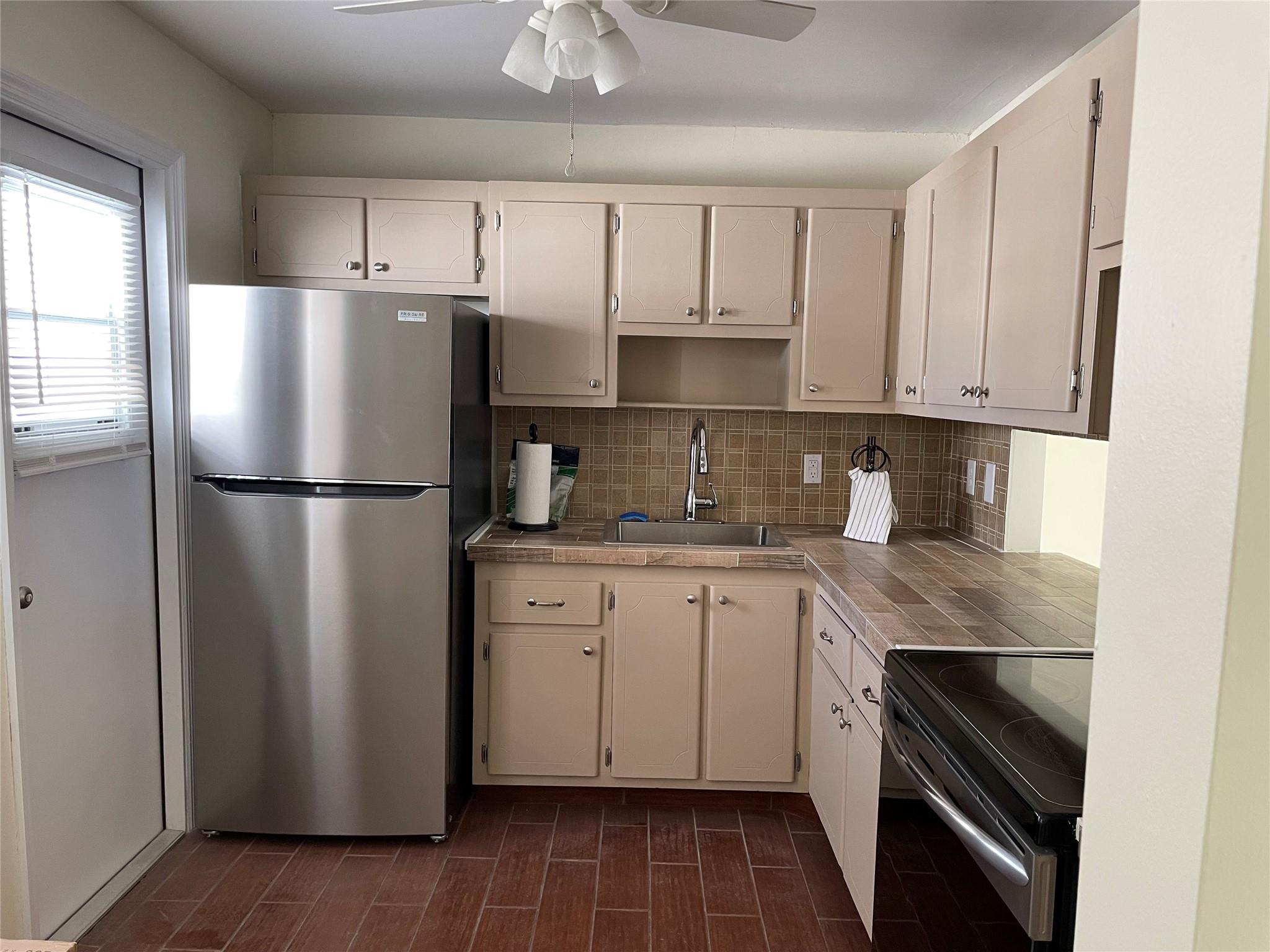 Danians North Condo - Residential