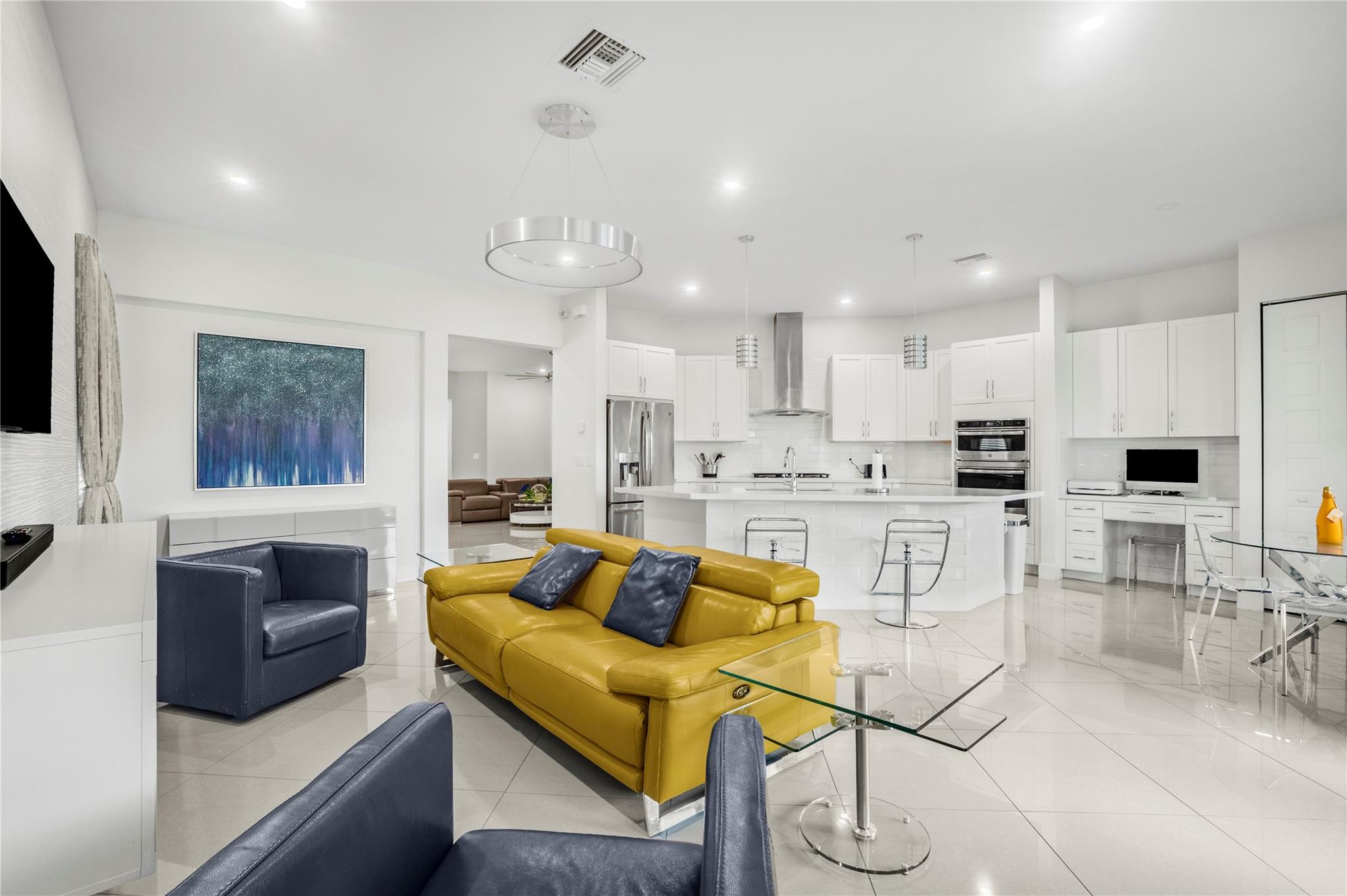 10825 Pacifica Way