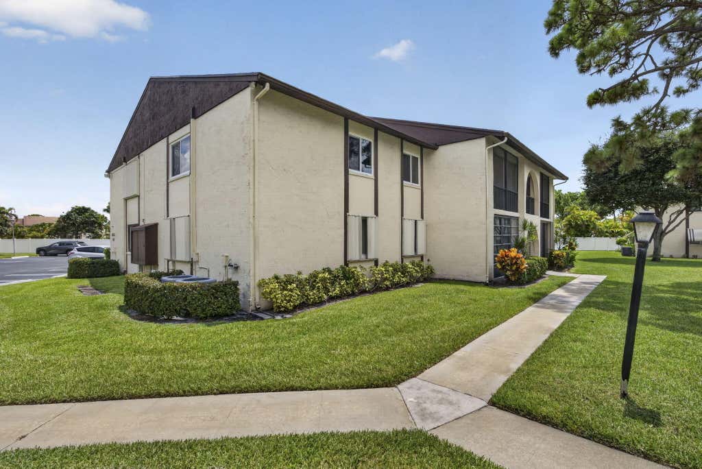 Photo of 3625 La Aires Court #C-2, Greenacres, FL 33463 (MLS # B26059524)