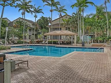 STERLING VILLAGES OF PALM BEACH LAKES CONDO - Residential