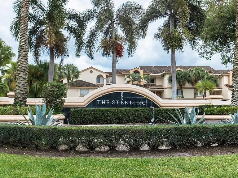 STERLING VILLAGES OF PALM BEACH LAKES CONDO - Residential