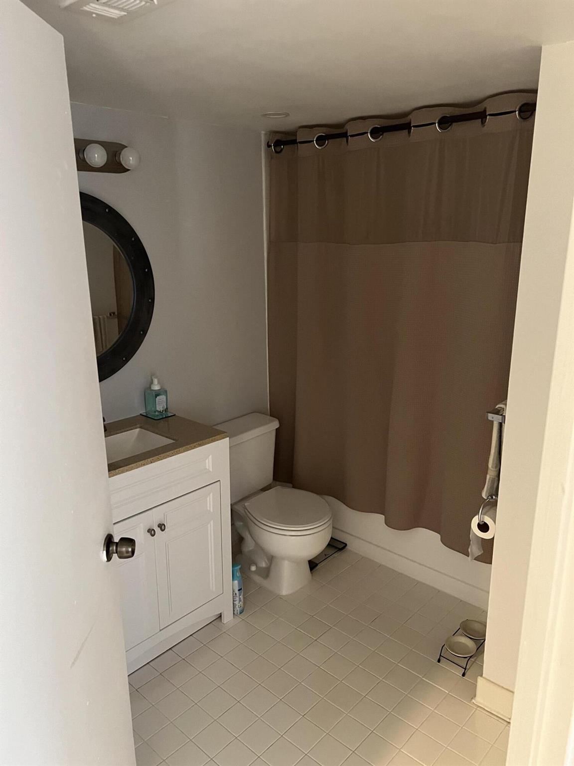 STERLING VILLAGES OF PALM BEACH LAKES CONDO - Residential