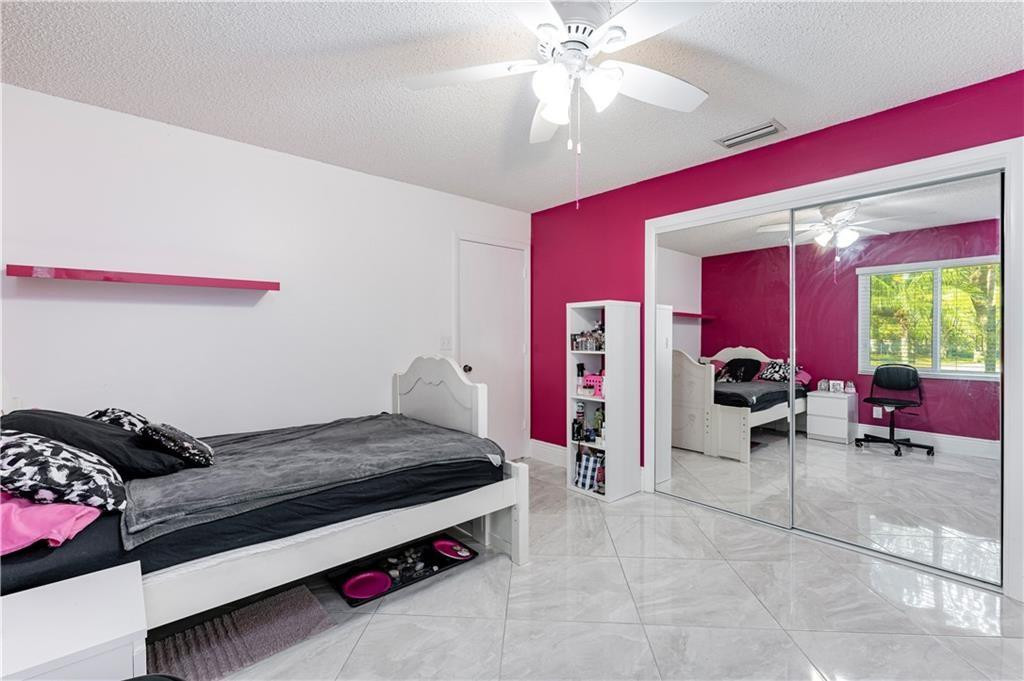 ROYAL PALM SOUTH SEC 2 - Residential Lease