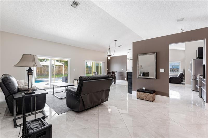ROYAL PALM SOUTH SEC 2 - Residential Lease