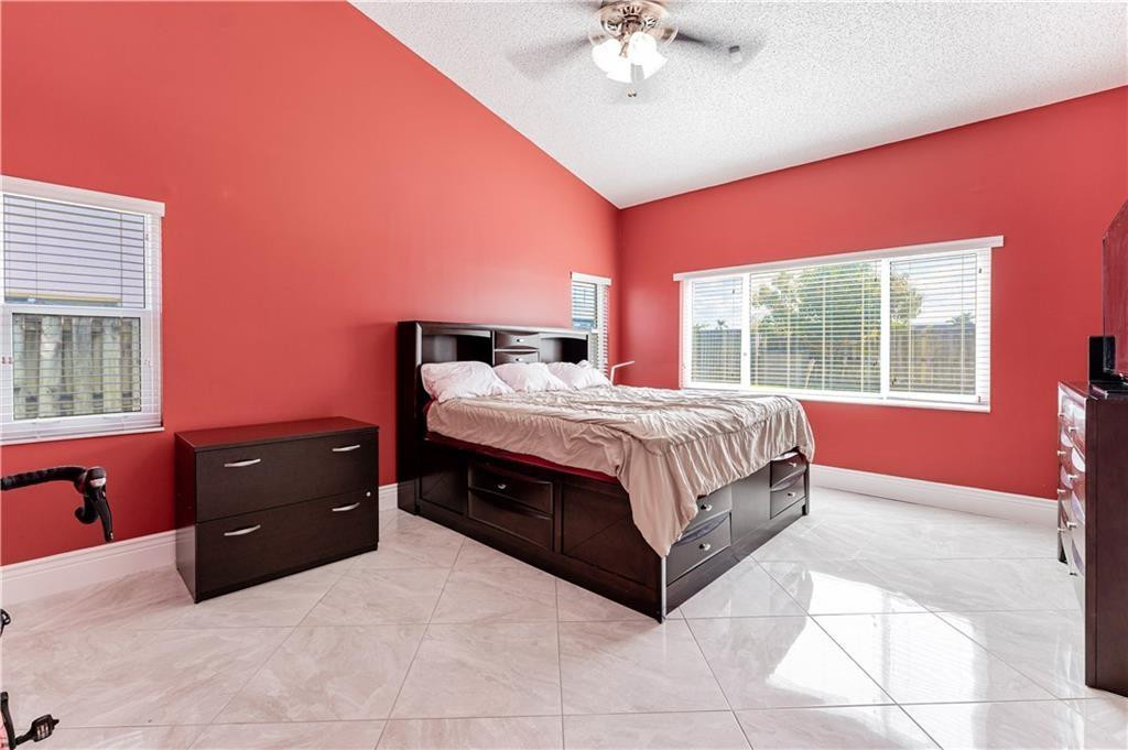 ROYAL PALM SOUTH SEC 2 - Residential Lease