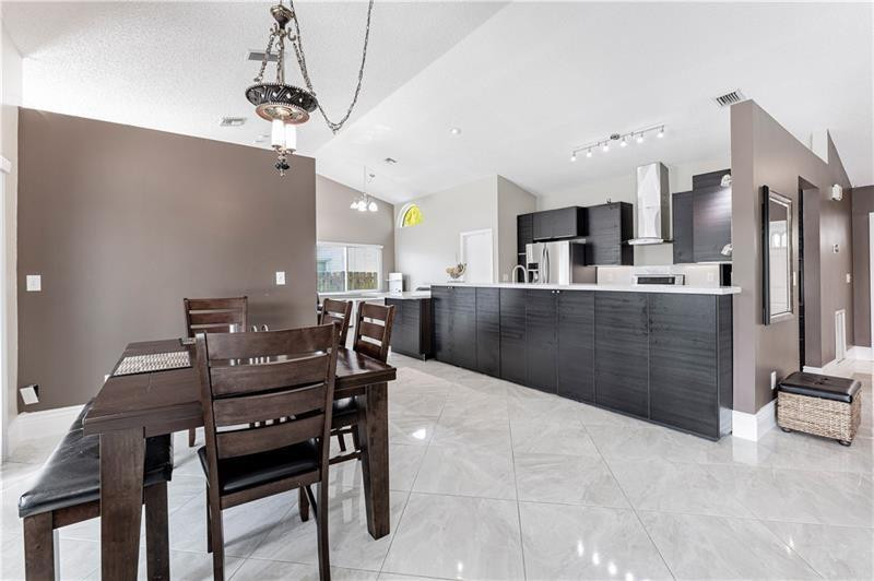 ROYAL PALM SOUTH SEC 2 - Residential Lease