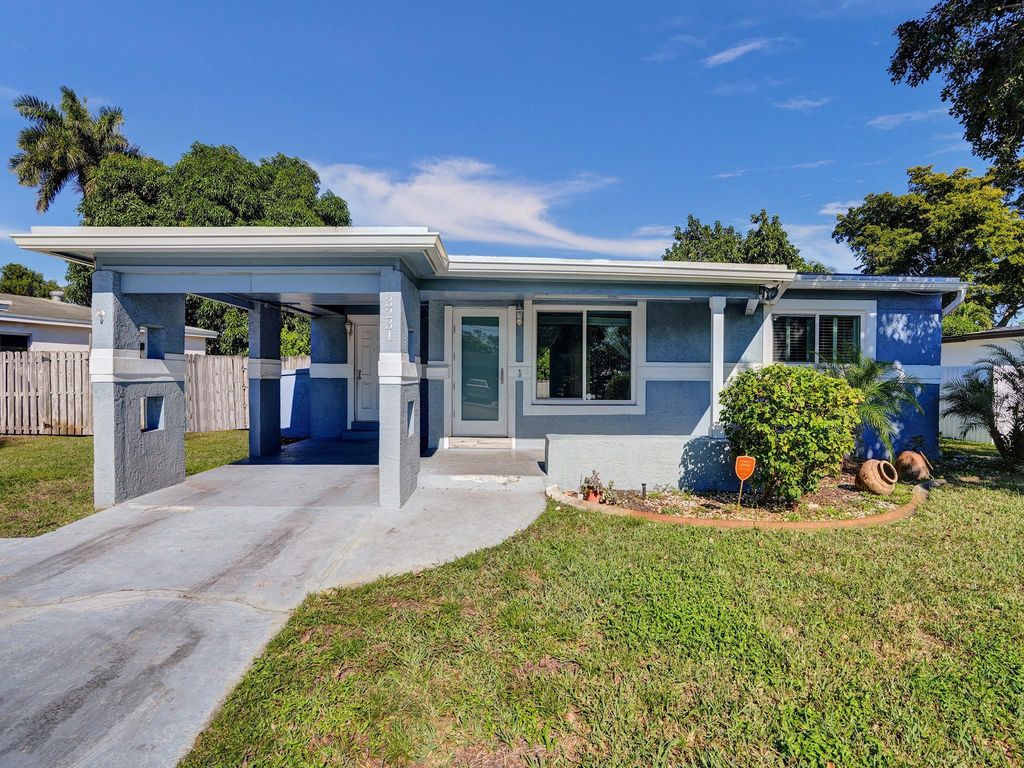 Photo of 3231 SW 18th Street, Fort Lauderdale, FL 33312 (MLS # F10415047)