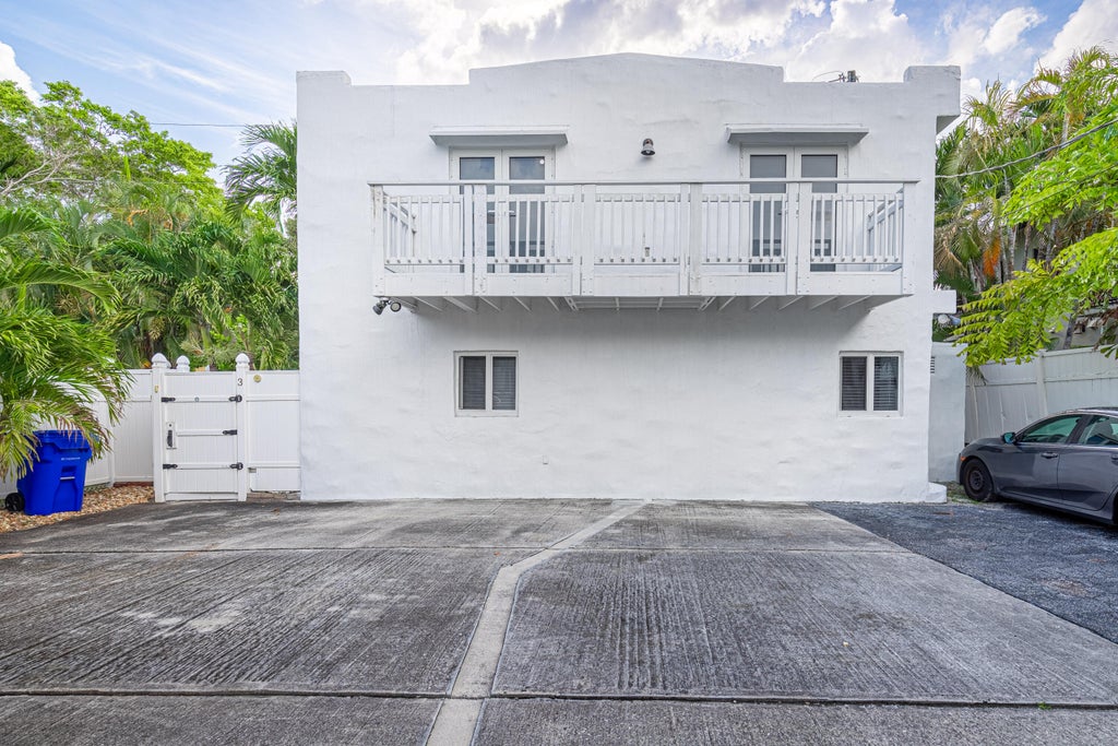 Photo of 110 NE 16th Terrace #1-3, Fort Lauderdale, FL 33301 (MLS # B26082959)
