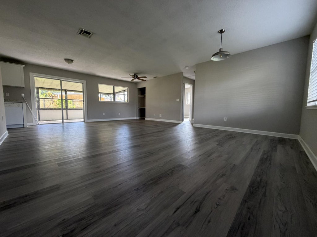 Photo of 1633 SE ARAPAHO Avenue, Stuart, FL 34994 (MLS # B26071379)