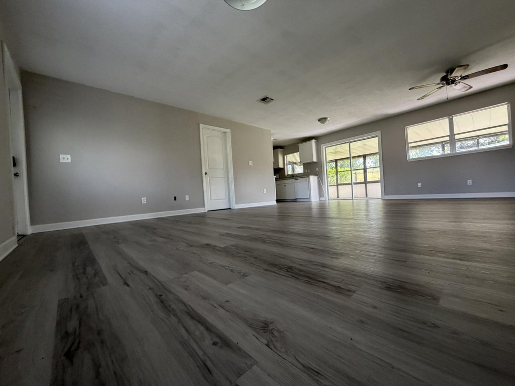 Photo of 1633 SE ARAPAHO Avenue, Stuart, FL 34994 (MLS # B26071379)
