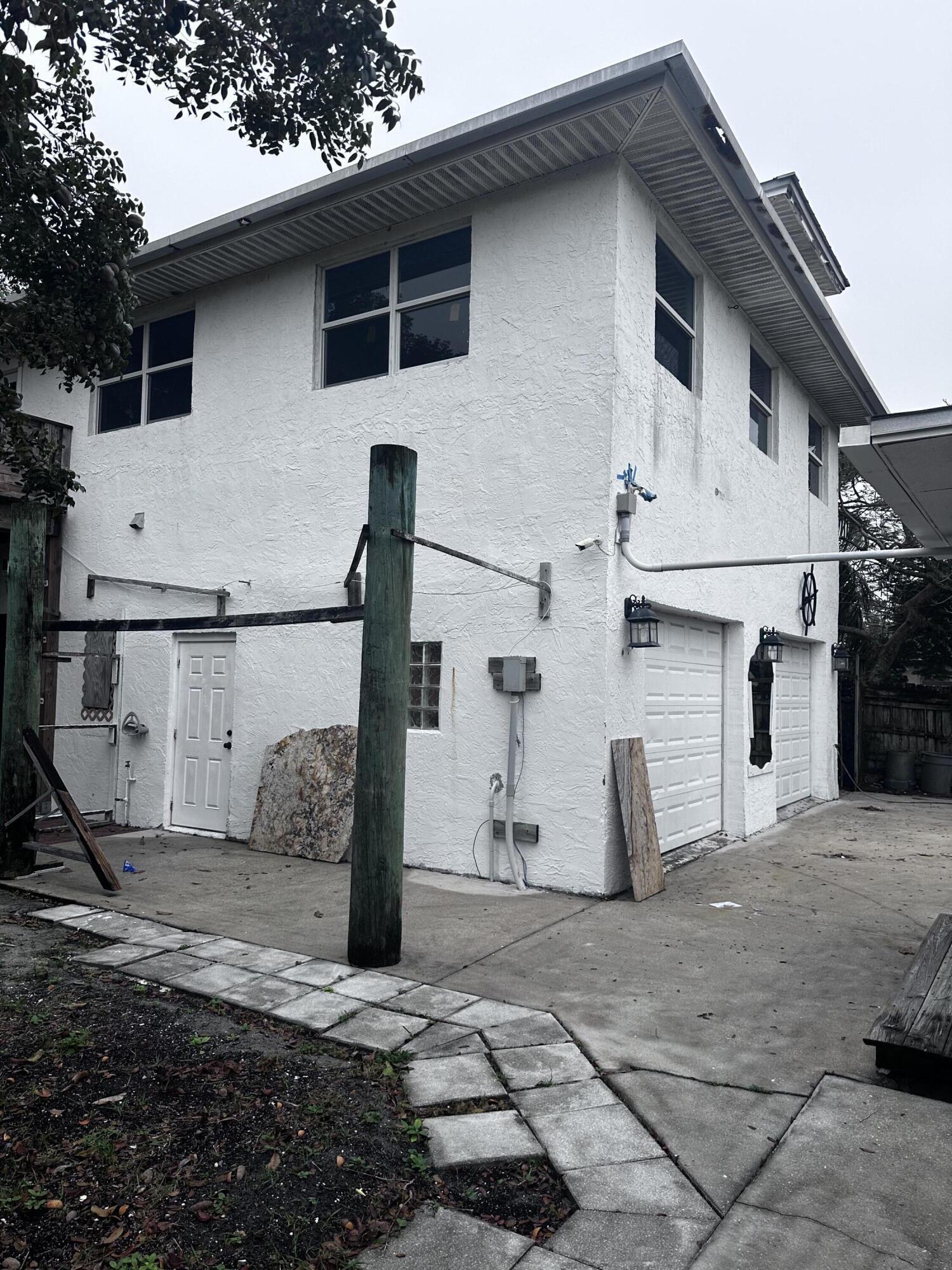130 NE 4th Avenue