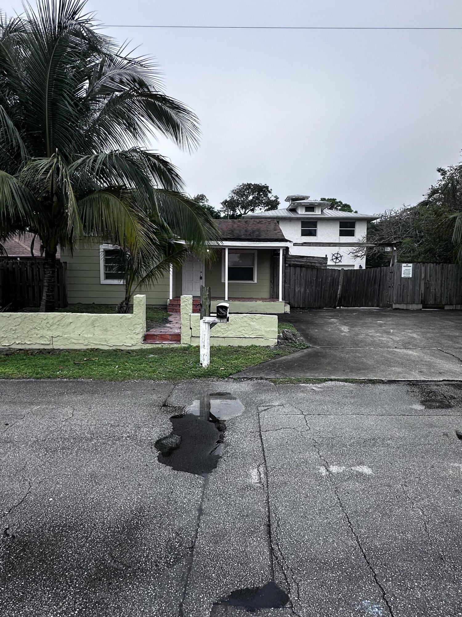 130 NE 4th Avenue