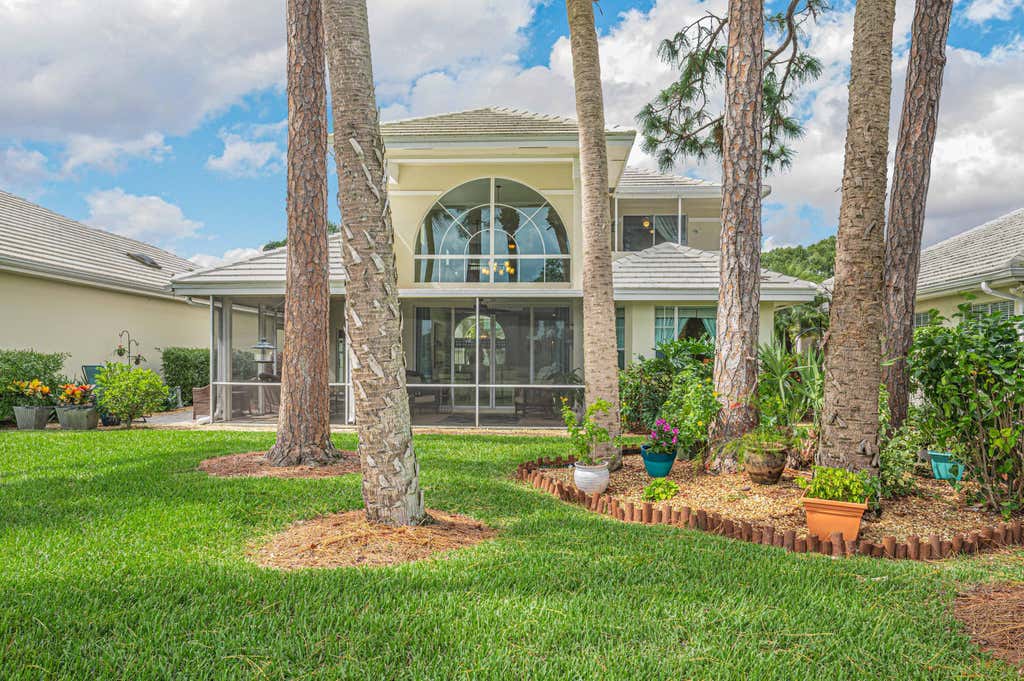 Photo of 435 SW Fairway Landing, Port Saint Lucie, FL 34986 (MLS # R10926390)