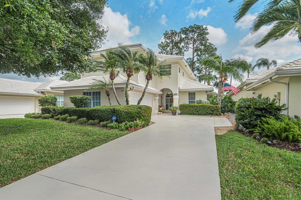 Photo of 435 SW Fairway Landing, Port Saint Lucie, FL 34986 (MLS # R10926390)