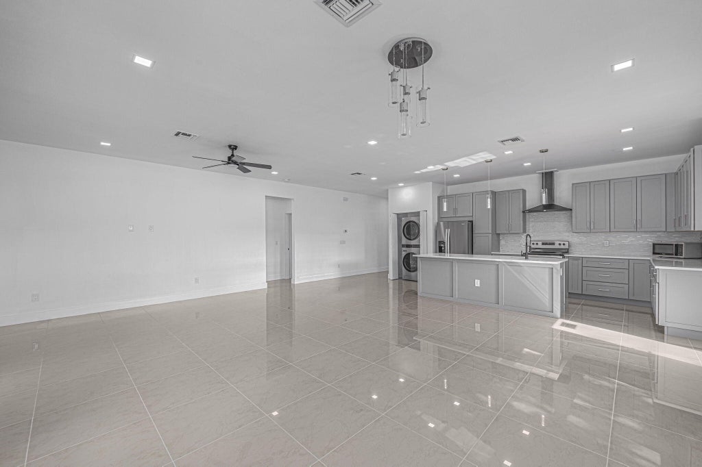 Photo of 5310 Deleon Avenue, Fort Pierce, FL 34951 (MLS # R11010607)