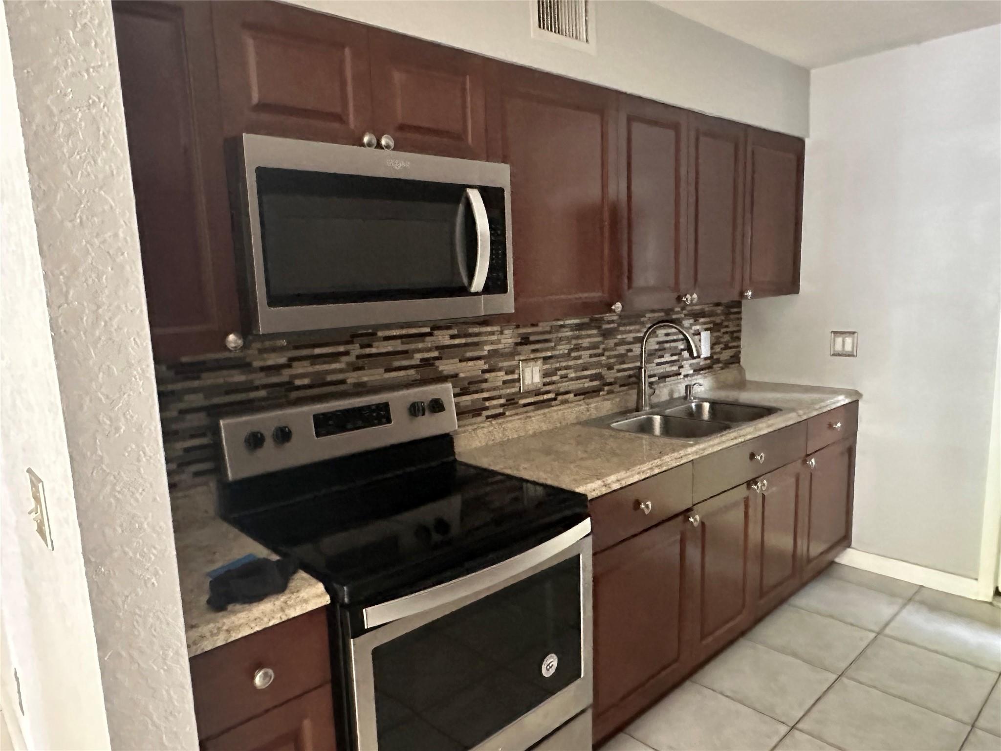 Castlewood 71-37 B - Residential Lease