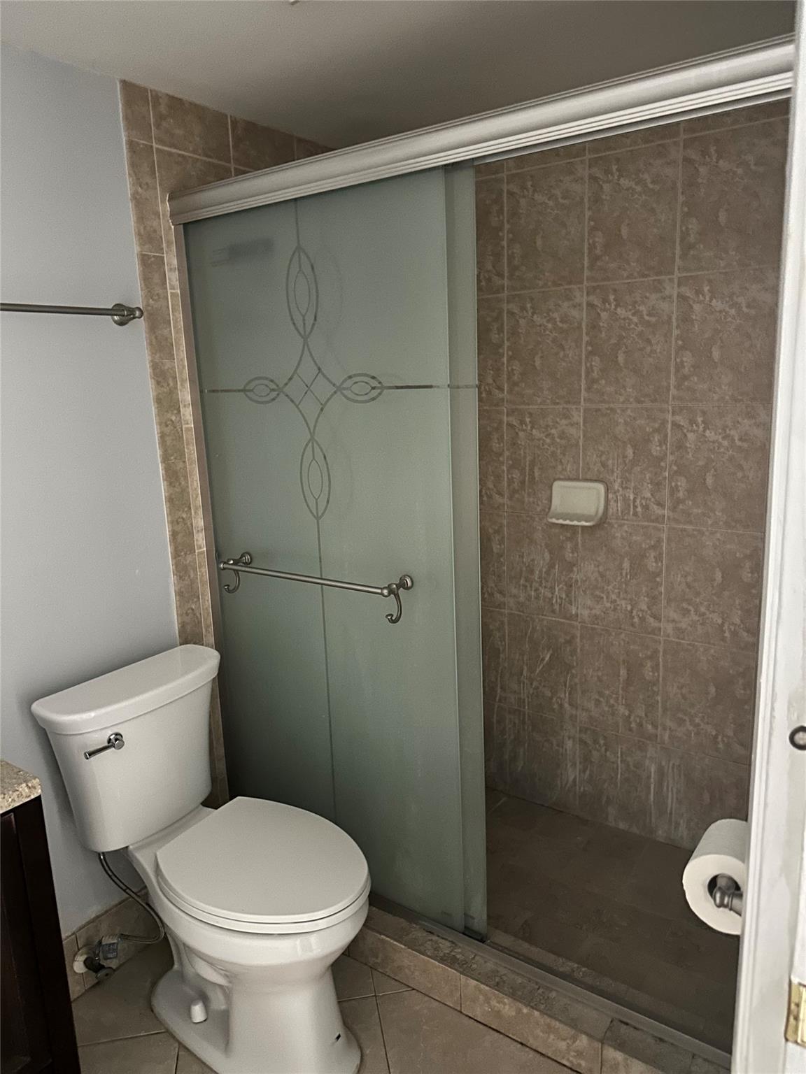 Castlewood 71-37 B - Residential Lease