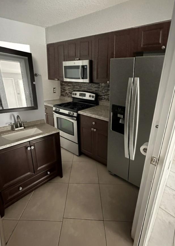 Castlewood 71-37 B - Residential Lease