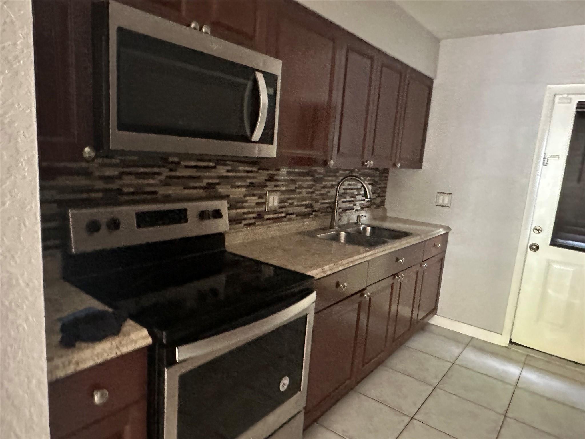 Castlewood 71-37 B - Residential Lease