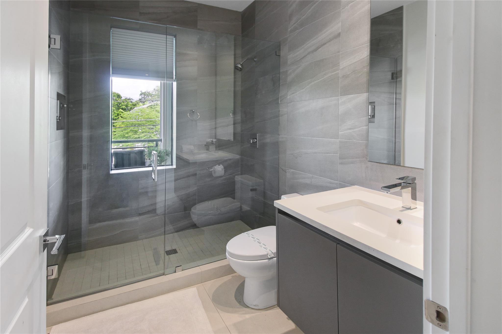 RIVERSIDE ADD AMEN PLAT - Residential