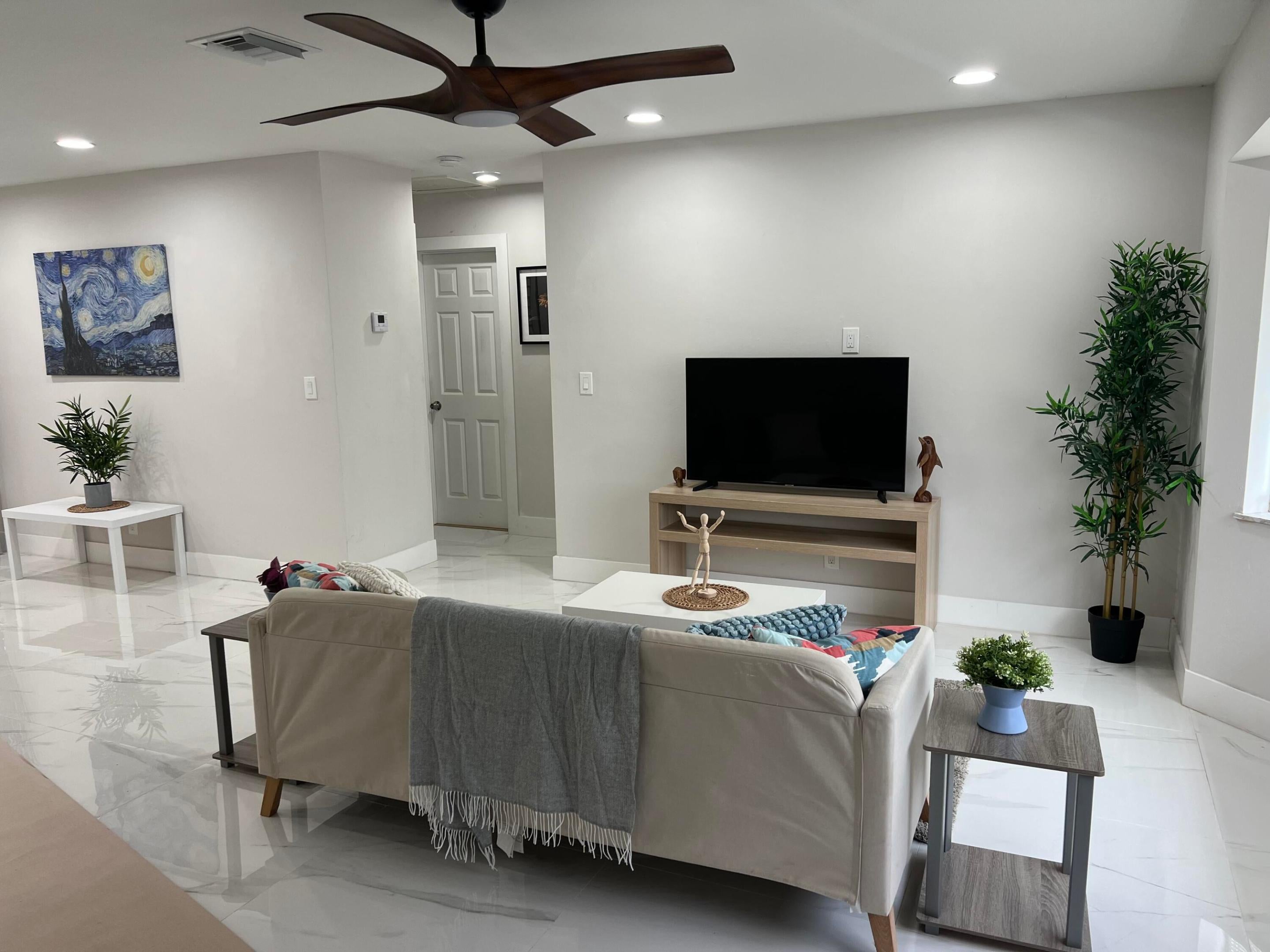 1101 NW 21ST Street