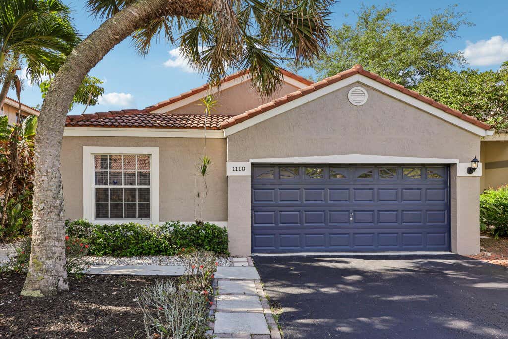 Photo of 1110 NW 105th Way, Plantation, FL 33322 (MLS # B26028202)