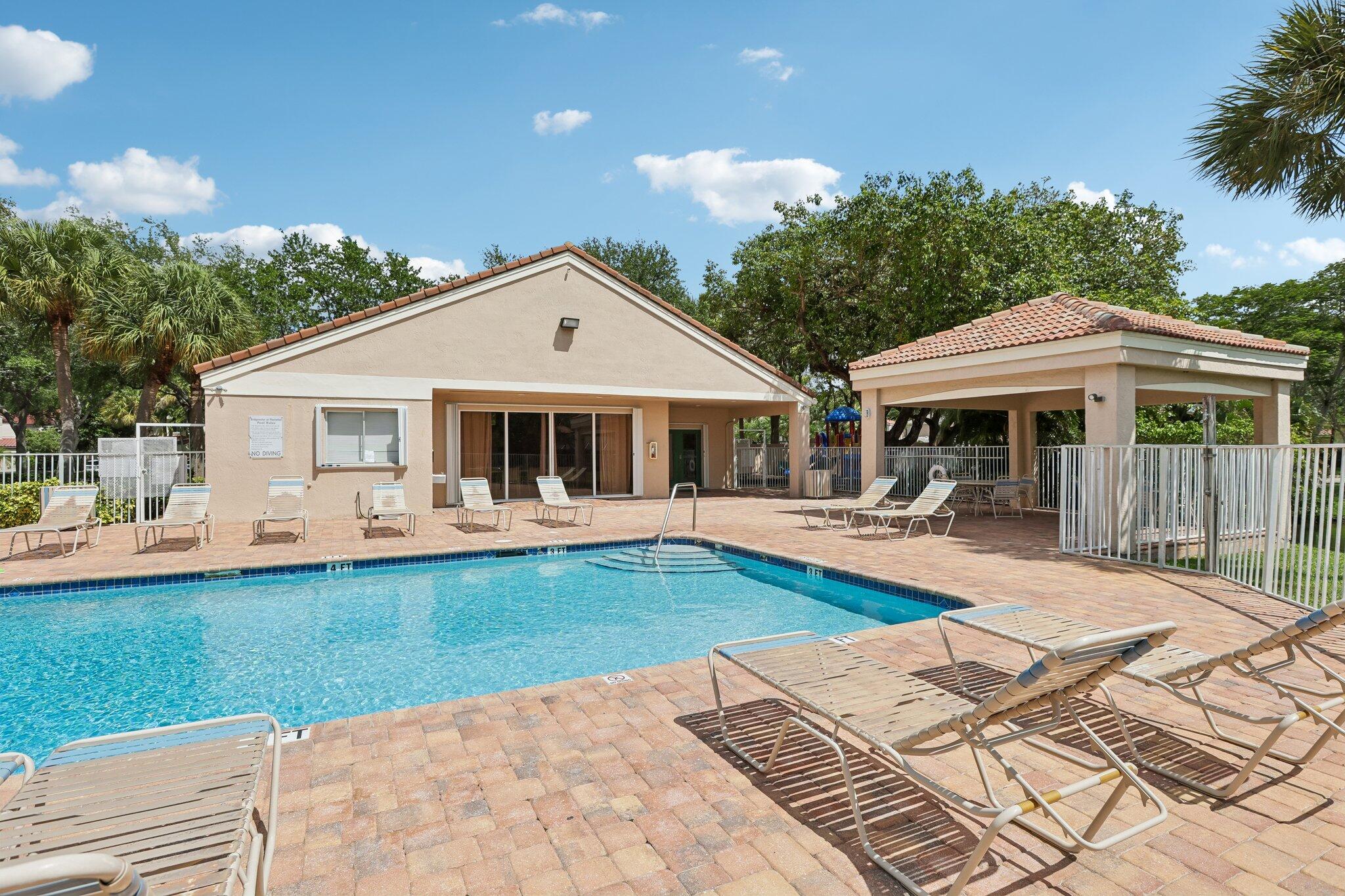 BRIDGEWATER AT PLANTATION - Residential