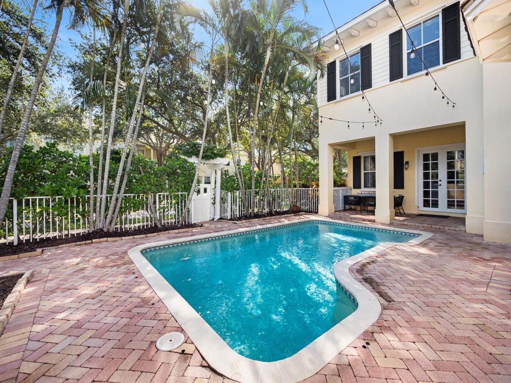 Photo of 137 Inkberry Drive, Jupiter, FL 33458 (MLS # R10920992)