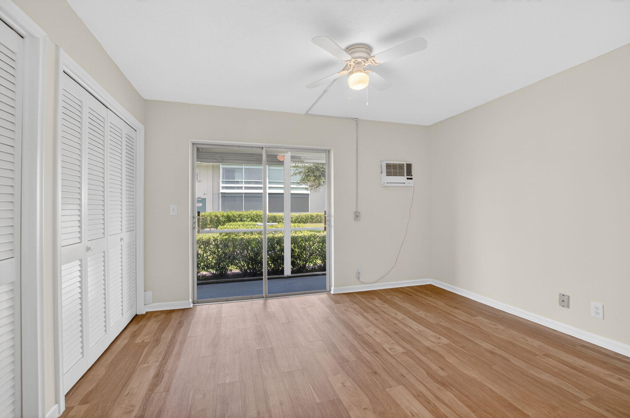 STERLING VILLAGE 660 CONDO - Residential