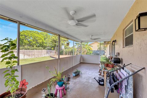 Single Family Residence in Wellington FL 1441 Wyndcliff Dr Dr 27.jpg