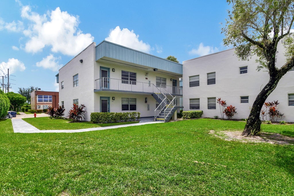 Photo of 624 Burgundy M, Delray Beach, FL 33484 (MLS # R11010161)