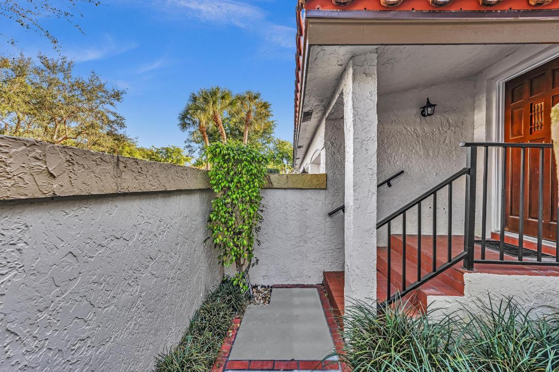 7718 La Mirada Drive