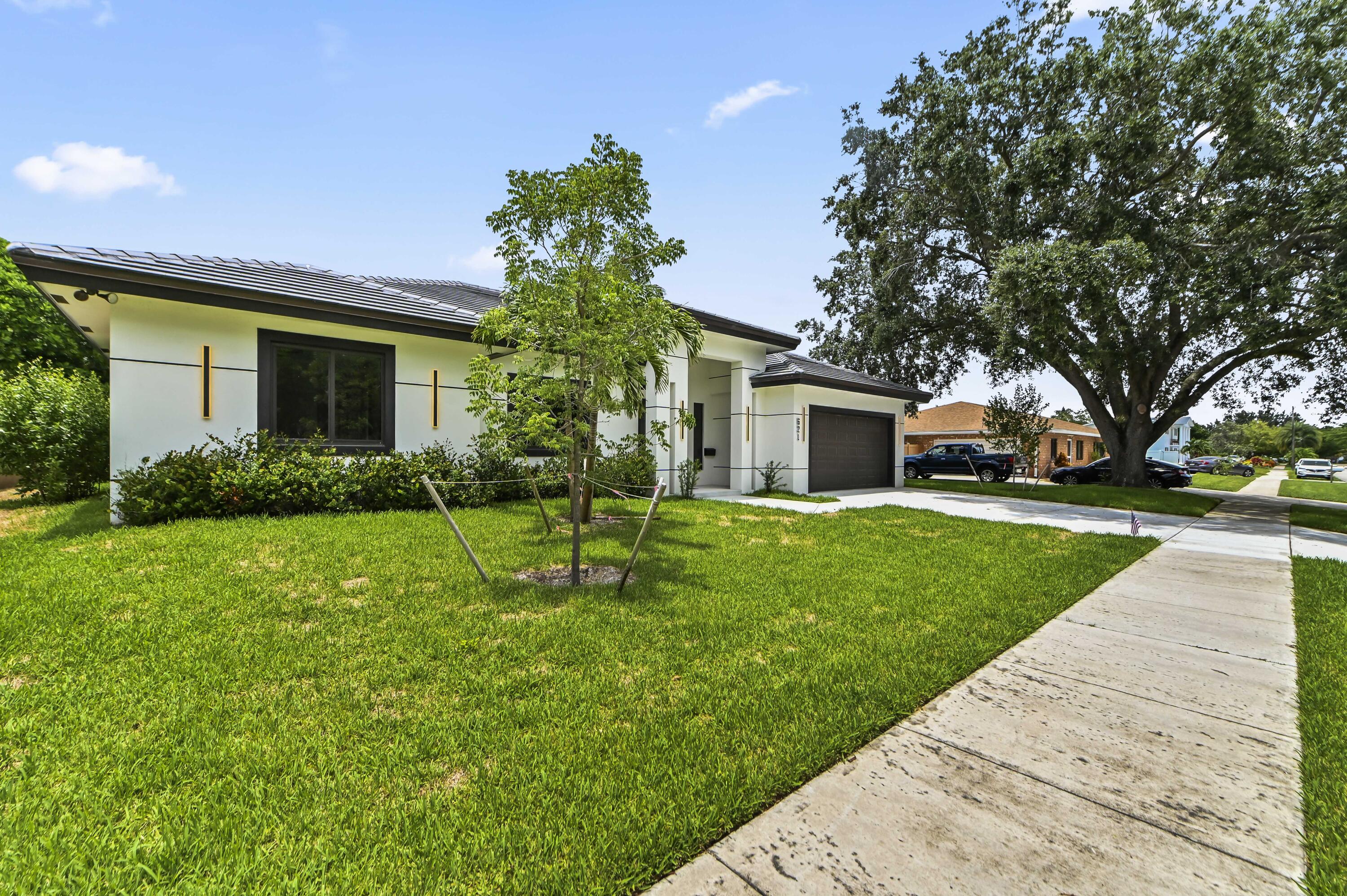 621 NW 42nd Avenue