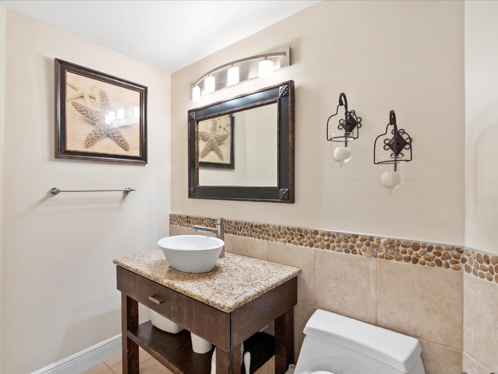 LES PELICANS CONDO - Residential